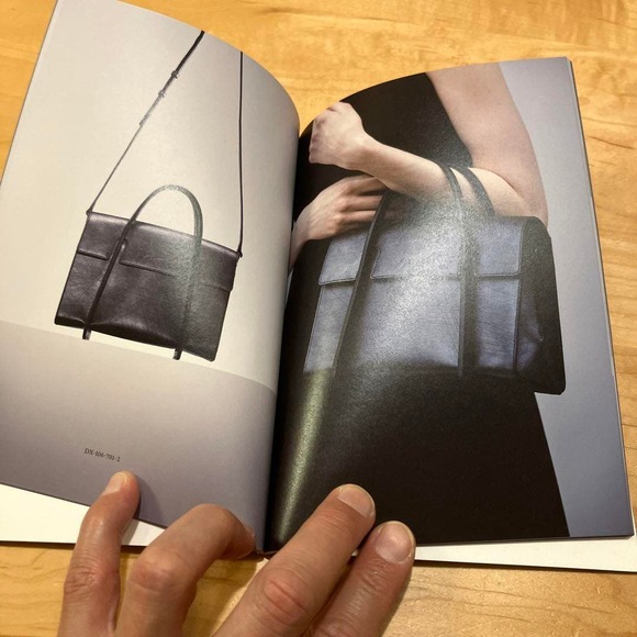 Yohji Yamamoto discord AW2021 catalog Collection (hardcover) - Picture 3 of 3